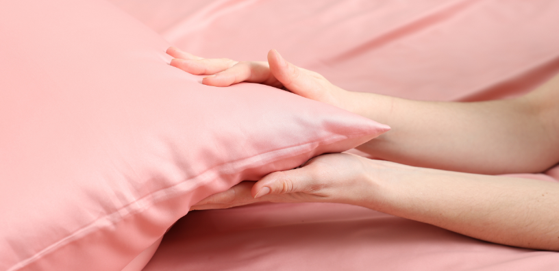 Bamboo, Silk, or Classic: Which Pillowcase Will Actually Help You Sleep (and Look) Better?