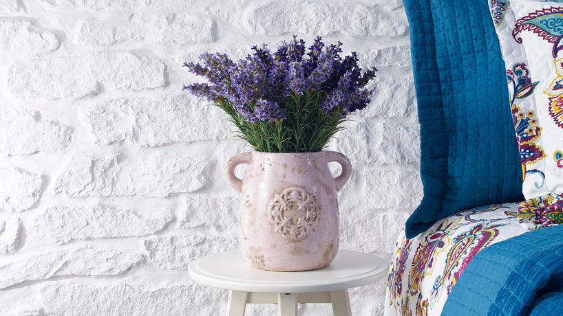 5 Essential Oils That Will Help You Sleep